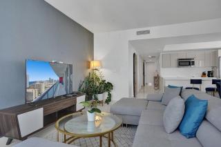 Stunning Beach Resort Large 4BR 3BA Condo 24 FL - Hallandale Beach - 0