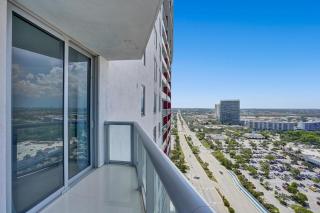 Stunning Beach Resort Large 4BR 3BA Condo 24 FL - Hallandale Beach - 3