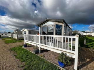 Wonderful 6 Berth Caravan For Hire By A Stunning Norfolk Beach Ref 19006Sd - Scratby - 8