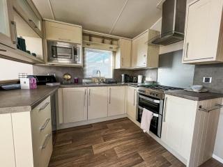 Wonderful 6 Berth Caravan For Hire By A Stunning Norfolk Beach Ref 19006Sd - Scratby - 6