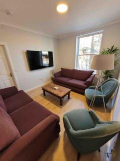 5 Bed Modern Cheltenham Town Centre Home - 4