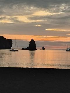 Menichetta bilo 5 posti con piscina gratuita dall'11 Luglio al 31 Agosto - Vulcano - 1