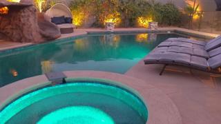 Luxury Villa, with bonus pool house, Private Pool, Hot tub, rock water fall and slide, putting green, basketball, shuffle board, play gym, privately gated on circular driveway. - Las Vegas - 6