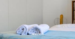 Stylish Studio - Panoramic Pool View - JVC - 5