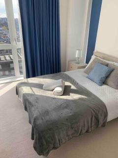 Lovely En-suite Flat with Balcony and Parking. - Londra - 8