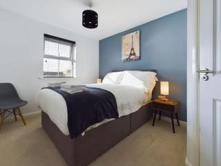 247 Serviced Accommodation in Stafford- 3BR Townhouse - Stafford - 1