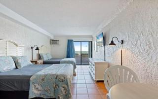 Ground Floor Direct Oceanfront Double Queen Suite! Perfect for 4 Guests! Sea Mist 20106 - Myrtle Beach - 8