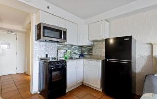 Ground Floor Direct Oceanfront Double Queen Suite! Perfect for 4 Guests! Sea Mist 20106 - Myrtle Beach - 2