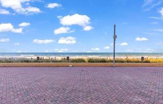 Ground Floor Direct Oceanfront Double Queen Suite! Perfect for 4 Guests! Sea Mist 20106 - Myrtle Beach - 1