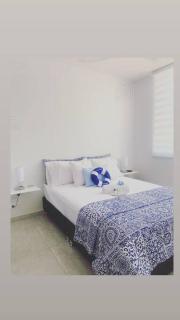 Greece At Home - Girardot - 8