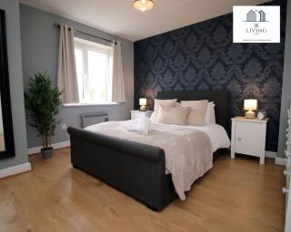 Spacious 3 Bedroom Duplex Apartment On Cardiff Bay - Free Parking & WIFI By EKLIVING LUXE Short Lets & Serviced Accommodation - Cardiff - 3
