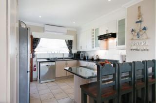 At 4 Umzumbe Beach Apartment, Mangrove Beach Estate - Melville - 2