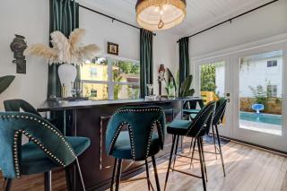 The Gatsby Mansion Heated Pool Heart of Town - 3