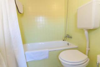 Cozy Two Bedroom Apartment in Santa Marinha - Lissabon - 1
