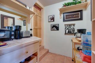 Exotic Home with Patio and Grill Walk to Canyon Lake! - 5