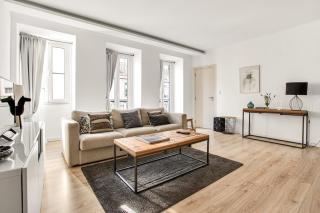 Modern 2 Bedroom Apartment in Estrela with Outside Terrace! Amazing for Families, Couples, Friends - Lisbona - 0