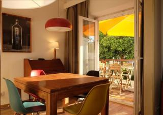 Central 2 bedroom apt w/Garden and Pantheon Views - Lissabon - 0
