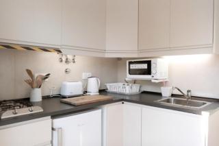 Central 2 bedroom apt w/Garden and Pantheon Views - Lissabon - 8