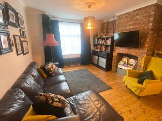 Three Bedroom Family home with garden in Walthamstow - 8