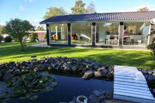 Bright summer house close to the beach and water - Holbæk - 0