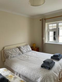 Hillside House- Pine View - 4