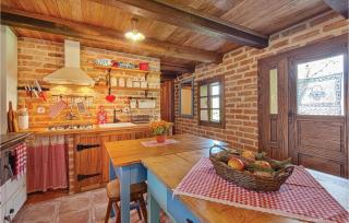 5 Bedroom Awesome Home In Novi Marof - Novi Marof - 9
