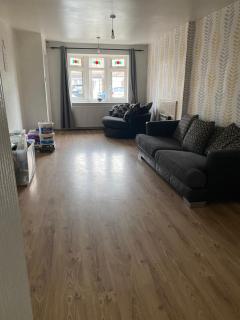 LA Mansion - Wednesbury - 9