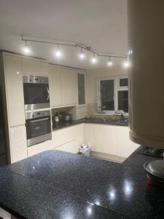 LA Mansion - Wednesbury - 6