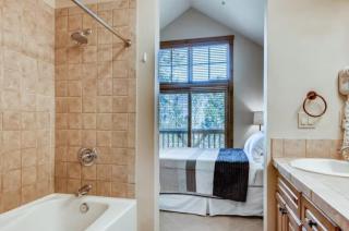 Lakeside Village 3 Bedroom Townhome At The Seasons In Keystone - 1
