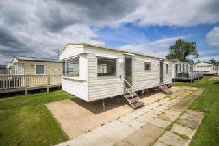 Great 4 Berth Caravan At Withernsea Sands Ref 79003Hg - - 2