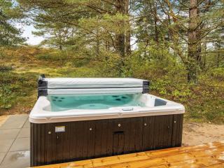Luxury Retreat with Sauna - 4