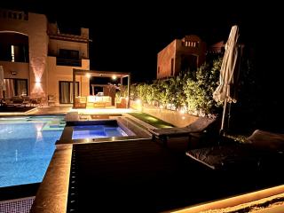 Luxurious Villa with Infinity Private Pool & Jacuzzi over Sabina Island's Lagoon - Hurghada - 8