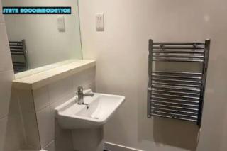 80s RETRO 1Bedroom Apart Canary Wharf London - 7