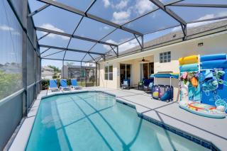 Pool, Themed Rooms and Arcade Disney Escape - 9