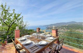 3 Bedroom Beautiful Home In Rapallo - 9
