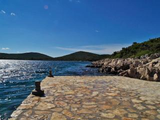 Seaside family friendly house with a swimming pool Cove Ladjin - Landjin, Pasman - 20399 - Tkon - 6