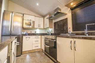 Luxury Lodge At Suffolk Sands Holiday Park Ref 45009Mv - Felixstowe - 3