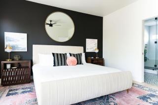 Stylish Home with Parking, Patio, Mins to Downtown, Sleeps 10 in 3 Bedrooms, Soaking Tub, Sunlit Living Spaces, Dog Friendly, Near Downtown, Farmers Market & Bicentennial Park, Close to Distilleries & Attractions, 24 Hr Hospitality - 9