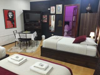 Hotel el Che No apto para corruptos - Azogues - 7