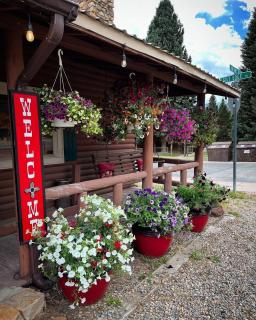 Three Bears Lodge - Red River - 8