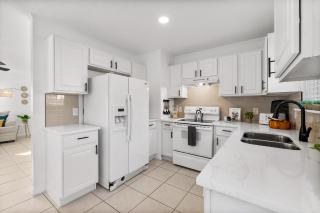 Boho Bungalow - Chic Pet Friendly Mins to Town - St. Augustine - 1