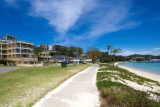 Kamillaroi Walk to restaurants cafes and beach - Nelson Bay - 1