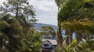 pet friendly - Views- Meters to the Beach & Anchorage Port Stephens - Corlette - 3