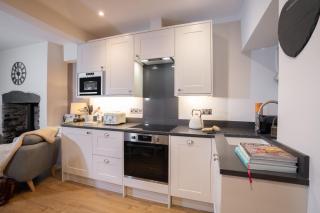Dormouse Cottage with Log Burner & Parking by LetMeStay - 3