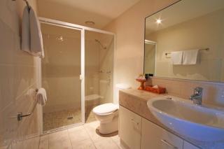 Riverside Holiday Apartments - 1