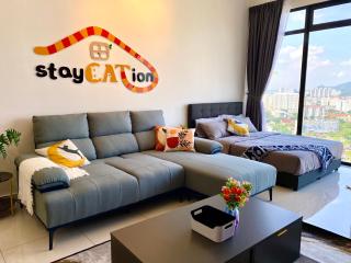 Beacon Executive Suite by stayCATion Homestay - George Town - 7