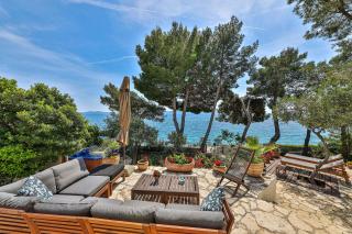 Luxury villa - by the sea, summer kitchen, hot tub, SUP, boat, 5 rooms, wifi, parking - Trogir - Okrug Gornji - 0
