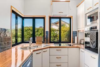 Lakehouse Retreat - Wanaka Holiday Home - Wanaka - 6