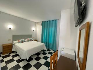 Micaela Charming Hostal - 8