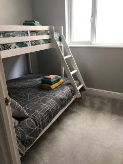 New 2 bedroom first floor apartment close to beach - 7
